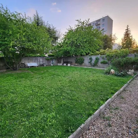 Guesthouse Near Paris Huge Garden Holiday home *