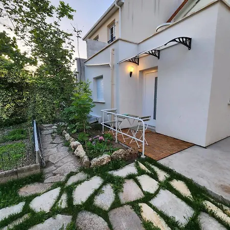 Holiday home Guesthouse Near Paris Huge Garden Sartrouville
