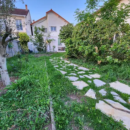 Holiday home Guesthouse Near Paris Huge Garden